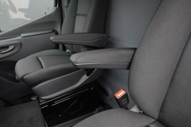 Mercedes-Benz SPRINTER 4x4 319Cdi 190Pk 9G-tronic | L2H1 | 2xSchuifdeur | 4WD | AWD | Bullbar | Treeplanken | 19'' All Terrain | Obsidian Black