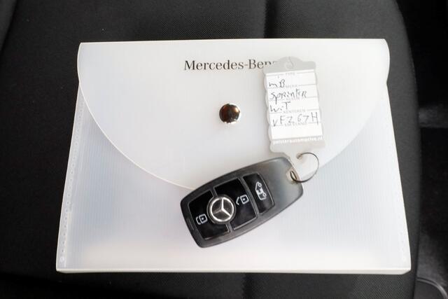 Mercedes-Benz SPRINTER 516 CDI 163pk 7G Automaat L2H2 Camera/Inrichting/230V/Trekhaak 3500kg 05-2020