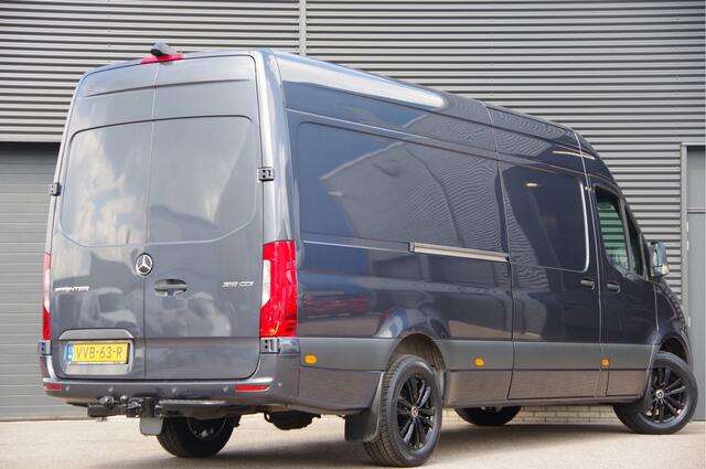 Mercedes-Benz SPRINTER 319 3.0 CDI V6 L3H2 AUT. LED,LEDER, 3.5T TREKHAAK, CRUISE, MBUX, CAMERA, STANDKACHEL, CLIMA, APPLE CARPLAY/ANDROID AUTO, PARKEERSE