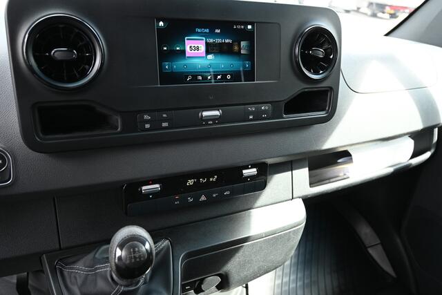 Mercedes-Benz SPRINTER 317 CDI L2H1 RWD MBUX met navigatie en camera, Geveerde stoel, Brake assyst, Etc.