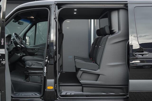 Mercedes-Benz SPRINTER 4x4 319Cdi 190Pk 9G-tronic | L2H1 | Dubbele Cabine | 2x Schuifdeur | 4WD | AWD | Bullbar | Treeplanken | 18'' All Terrain | Obsidian Black