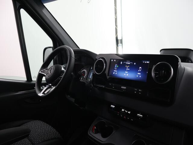 Mercedes-Benz SPRINTER 319 CDI | Aut. | L2 H2 | Select | 3500KG. AHW | EDITION | SPOILERPAKKET | TREEPLANKEN | LM-VELGEN | PARKEERCAMERA | MBUX | LED KOPLAMPEN | ZONNEKLEP | 2024 = BPM VRIJ | CERTIFIED