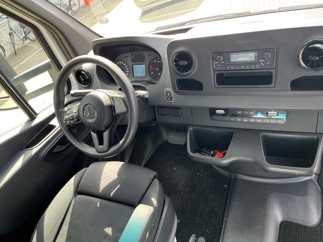 Mercedes-Benz SPRINTER 515 1.9 CDI / Box 4.4 mtr / Laadklep / Zijdeur