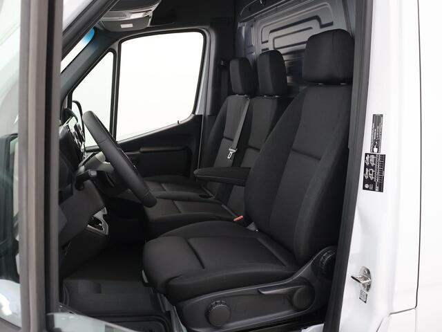 Mercedes-Benz SPRINTER 315 | Aut. | L2 H2 | RWD | PRO | 3500 KG. AHW | Airco | Cruise Control | 3500 KG. AHW | Carplay / Android Auto | Dodehoekassistent | Lane-Assist | Multifunctioneel Stuurwiel | 3-zits |