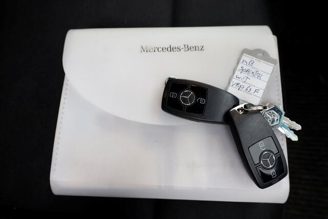 Mercedes-Benz SPRINTER 515 CDI 150pk 9G Automaat Clixtar BE-Combi Bakwagen met deuren 2870kg laden L557cm 08-2022