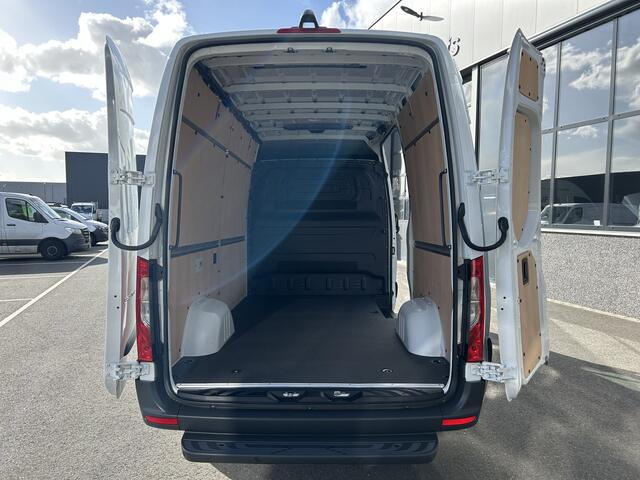 Mercedes-Benz SPRINTER 317 CDI L2 H2 PRO Facelift / LED / MBUX / Navigatie / Camera / Parkeersensoren / Cruise control / Airco / 270 Graden achterdeuren
