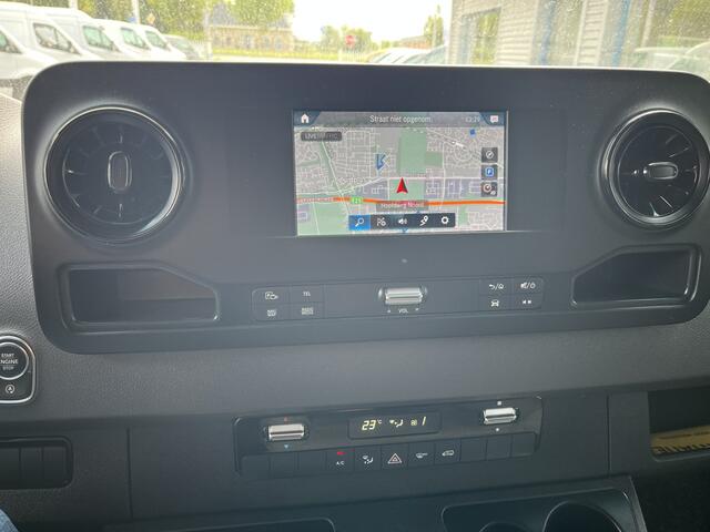 Mercedes-Benz SPRINTER 515 CDI Bakwagen met laadklep 7"MBUX