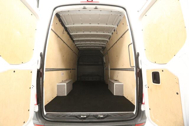 Mercedes-Benz SPRINTER 317 CDI 170PK L3H2 | Automaat | 3500kg Trekgew. | Trekhaak | Airco | Camera | Cruise | 3-Zits | Parkeersens.