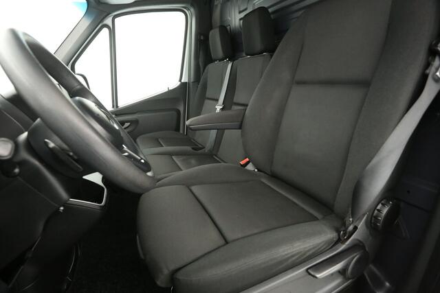 Mercedes-Benz SPRINTER 317 CDI 170PK L3H2 | Automaat | 3500kg Trekgew. | Trekhaak | Airco | Camera | Cruise | 3-Zits | Parkeersens.