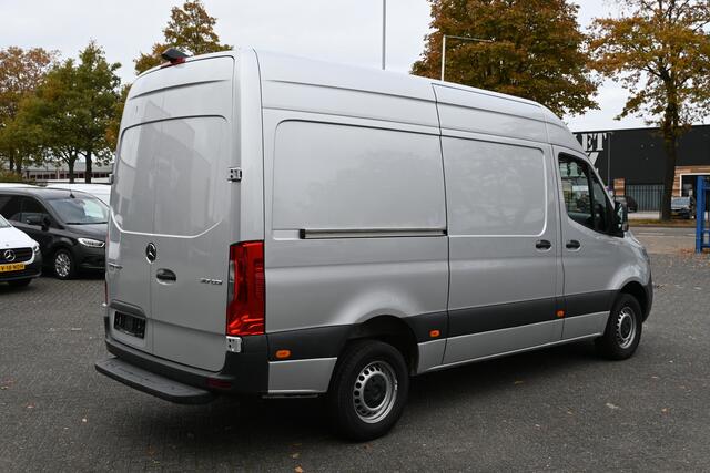 Mercedes-Benz SPRINTER 317 CDI L2H2 RWD MBUX met camera, Led in laadruimte, Opstap
