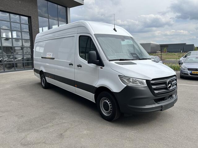 Mercedes-Benz SPRINTER 317 CDI L3 H2 PRO Facelift/ MBUX / Camera / Parkeersensoren / Cruise control / Airco / 270 Graden achterdeuren
