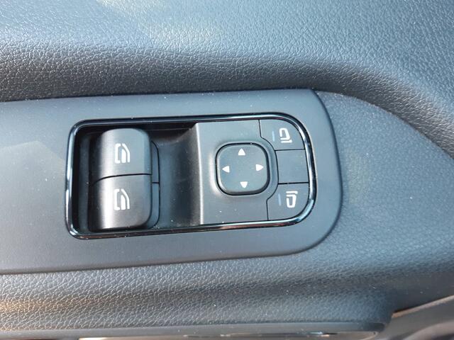 Mercedes-Benz SPRINTER Pick-up 150Pk CDI Dubbel Cabine 6-pers. Automaat Trekhaak Cruisecontrol Airco