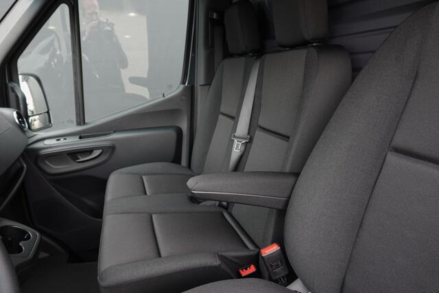 Mercedes-Benz SPRINTER L2H2 315Cdi 150Pk 9G-Tronic | RWD | Stoel-Bank | 3.500Kg trekgewicht | Achteruitrijcamera | Trekhaak | 19''