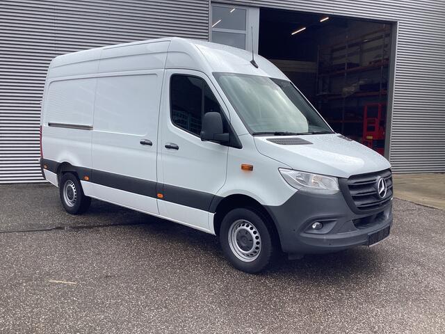 Mercedes-Benz SPRINTER 317 CDI Aut. L2H2 BPM VRIJ! Carplay/ Gev.Stoel/ 270 Gr.Deuren/ Stoelverw./ Navi/ Camera/ PDC/ Cruise/ DAB