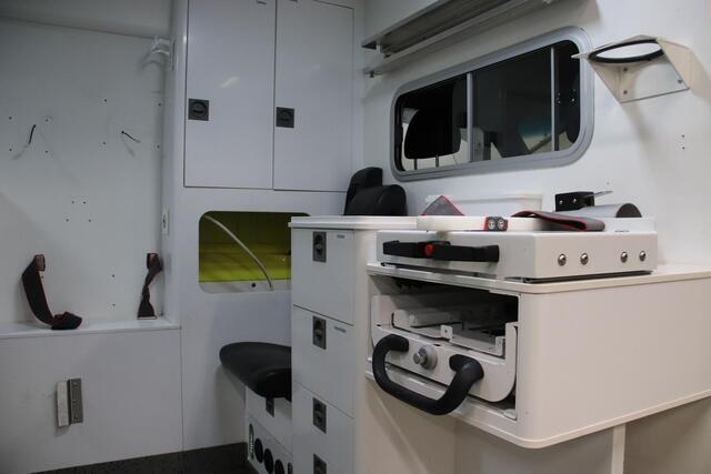 Mercedes-Benz SPRINTER 319 CDI L2H2 AMBULANCE AUTOMAAT Mercedes-benz Sprinter 319 CDI L2H2 AMBULANCE AUTOMAAT Euro 6 Ziekenwagen Rettungswagen Krankenwagen