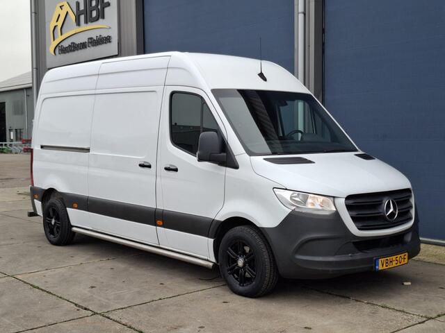 Mercedes-Benz SPRINTER 211 2.2 CDI L2H2 AUTOMAAT / TREKHAAK / NAVI / EURO 6 / CARPLAY