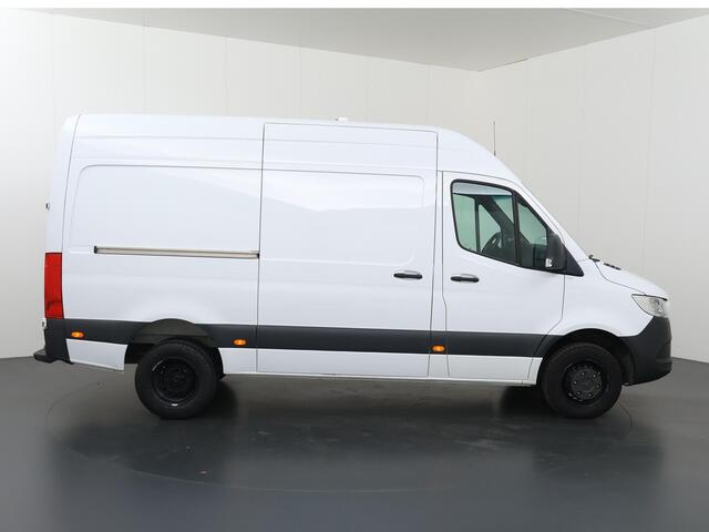 Mercedes-Benz SPRINTER 516 CDI L2 H2 | Aut. | Dubbel Lucht | Navigatie | Parkeercamera| Airco | Keyless Go | 3-zits | Laadruimte-pakket |
