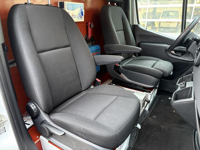 Mercedes-Benz SPRINTER 314 2.2 CDI L2H2 Werkplaats inrichting Airco Cruise controle Trekhaak 2800kg Kastinrichting Omvormer Apple carplay 360*Camera 1e Eigenaar Euro 6 Bpm vrij voor particulier gebruik!!