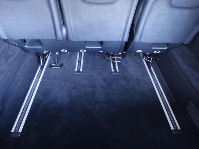 Mercedes-Benz V-KLASSE 300d Extra Lang Avantgarde Edition | prijs excl. BTW / excl. BPM ( ¤ 19.211,- ) | 8-persoons | Elektrische zijschuifdeuren