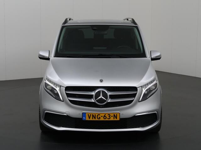 Mercedes-Benz V-KLASSE 300d | Lang L2 | Dubbele Cabine | Avantgarde | Navigatie | Parkeercamera | Cruise Control | Climate Control | Lederen bekleding | Schuifdeuren Elektrisch | Certified
