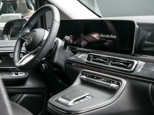Mercedes-Benz V-KLASSE 220d L2 Nieuw Model Widescreen Cockpit Distronic Trekhaak LED Camera