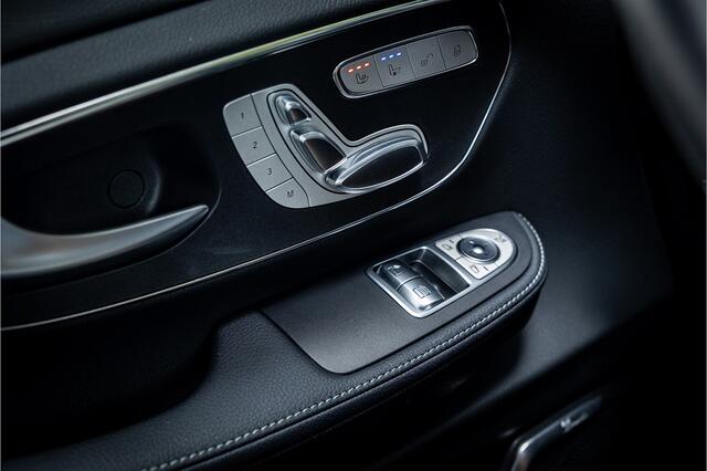 Mercedes-Benz V-KLASSE 300d Extra Lang L3 DC AMG LIne Luchtvering Burmester Elektrische Deuren Stoelventilatie