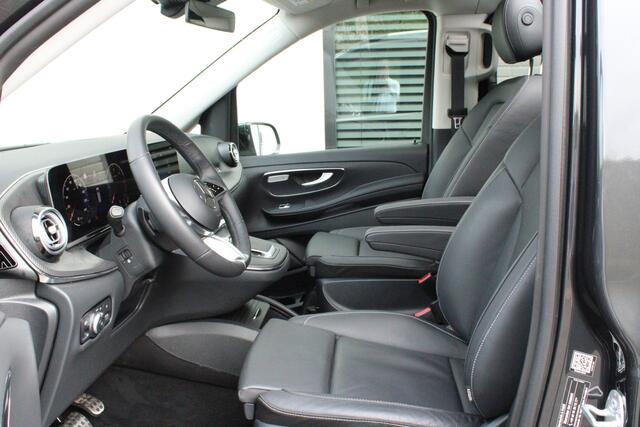 Mercedes-Benz V-KLASSE 250d / DC / AMG / Panorama / bj 2025 / 2x Elec Schuifd / 360 Camera / Vol Opties / NIEUWSTAAT