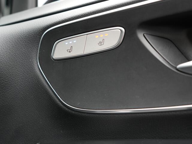 Mercedes-Benz V-KLASSE 250d Lang Avantgarde Edition 7-Persoons | Panodak | Lederen Stoelen Ventilatie & Verwarmd | Burmester Audio | Multi Beam LED | Adaptive Cruise | 360 Camera | Schuifdeuren Elektrisch | Apple Carplay | Sfeerverlichting | Blis | Navig