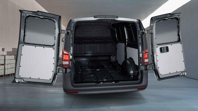 Mercedes-Benz VITO eVito 129 PRO L2 90 kWh