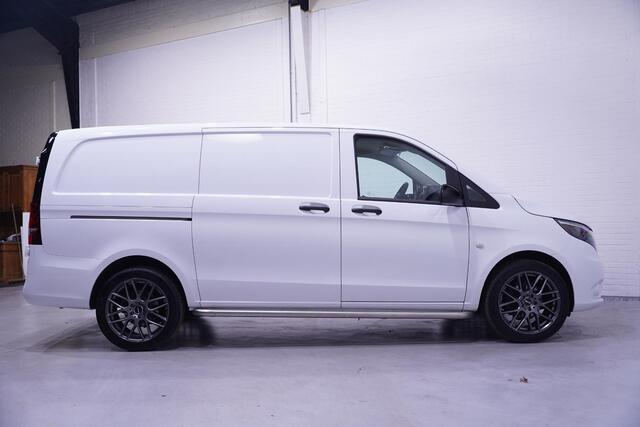 Mercedes-Benz VITO 114 CDI 136 pk Lang Airco, 19"LMV Sidebars, Bumpers in Kleur, Zwarte Grille, Cruise Control, 3-Zits