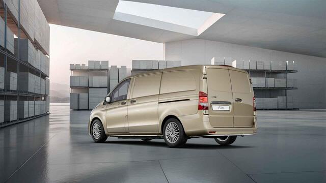 Mercedes-Benz VITO eVito 112 L2 66 kWh | Nieuwe kleur Kalaharigold | Achterdeuren | Stoelverwarming | Navigatie | Apple Car Play & Android Auto