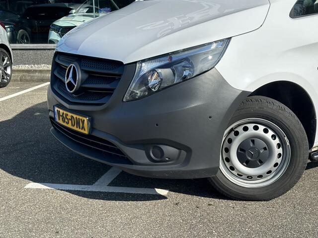 Mercedes-Benz VITO 110 CDI Lang l Zitcomfort pakket | MBUX l Apple Carplay en Android auto l Tweezitsbank voor | Trekhaak | BlueEFFICIENCY pakket | l NL auto l BPM vrij I Parkeerpakket | Regensensor l Dakrails l Sidebars l