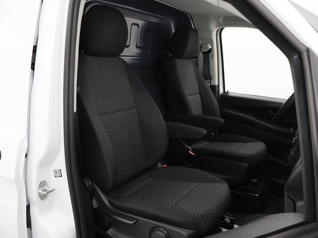 Mercedes-Benz VITO eVito Lang 66 kWh | Stoelverwarming | Navigatie | Parkeercamera | Airco