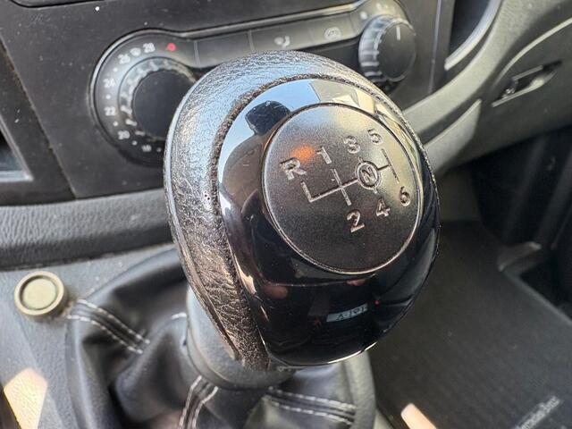 Mercedes-Benz VITO 111 CDI Navigatie Achterdeuren Cruise Trekhaak PDC Airco