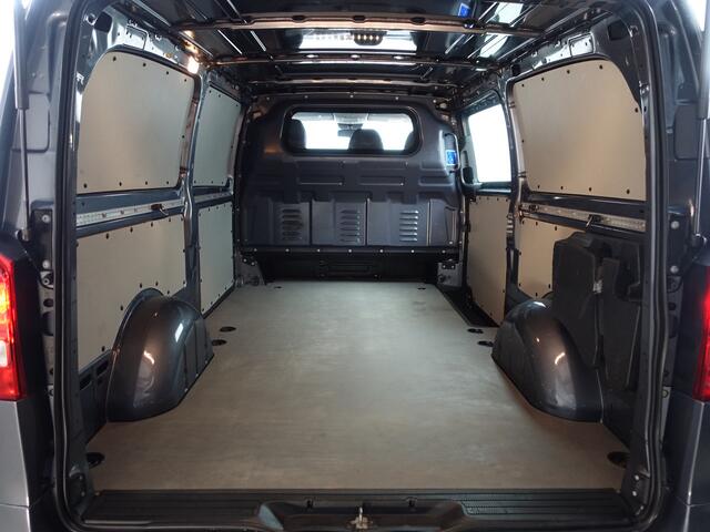 Mercedes-Benz VITO 116 CDI XL AMG Night Edition- 3 Pers, Leder, Stoelverwarming, Park Assist, Cruise, Clima, Sidebars