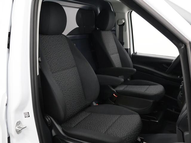 Mercedes-Benz VITO eVito L2 Lang 66 kWh | Achteruitrijcamera | Stoelverwarming | Navigatie | Climate Control | Cruise Control | LED Koplampen |