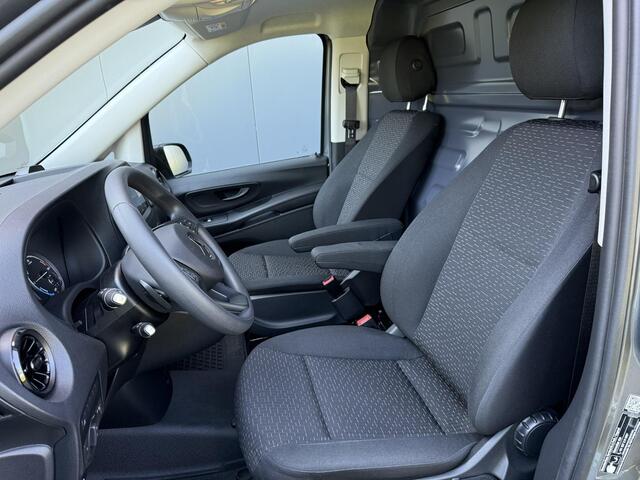 Mercedes-Benz VITO eVito 112 | L2 Lang | 60 kWh | 2-zits | Parkeercamera | Airco | Betimmering | Navigatie | DEMO