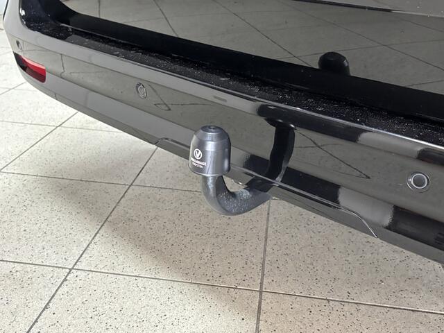 Mercedes-Benz VITO 114 CDI Lang DC Comfort/ AMG-Line/ Trekhaak/ Dubbele Schuifdeur/ Automaat/ Leder/ LED Koplampen/ Apple + Android/ DAB+/ Camera/ 19'' LMV/ Stoelverw./ Navi/ Clima/ Cruise/ PDC V+A/ Extra getint glas.