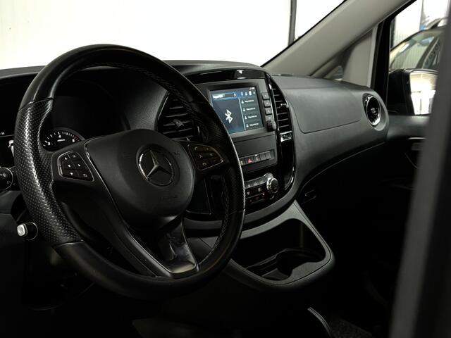 Mercedes-Benz VITO 114 CDI Lang DC Comfort/ AMG-Line/ Trekhaak/ Dubbele Schuifdeur/ Automaat/ Leder/ LED Koplampen/ Apple + Android/ DAB+/ Camera/ 19'' LMV/ Stoelverw./ Navi/ Clima/ Cruise/ PDC V+A/ Extra getint glas.