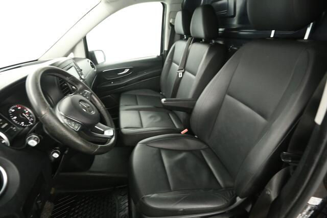 Mercedes-Benz VITO 119 CDI Extra Lang 191PK Automaat Airco Cruise Camera Trekhaak Navigatie 3 Persoons LED 18''LMV
