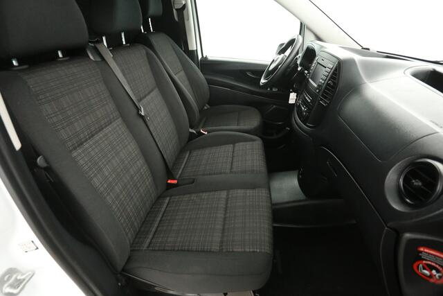 Mercedes-Benz VITO 114 CDI Lang Airco Cruise Navigatie Trekhaak 3 Persoons