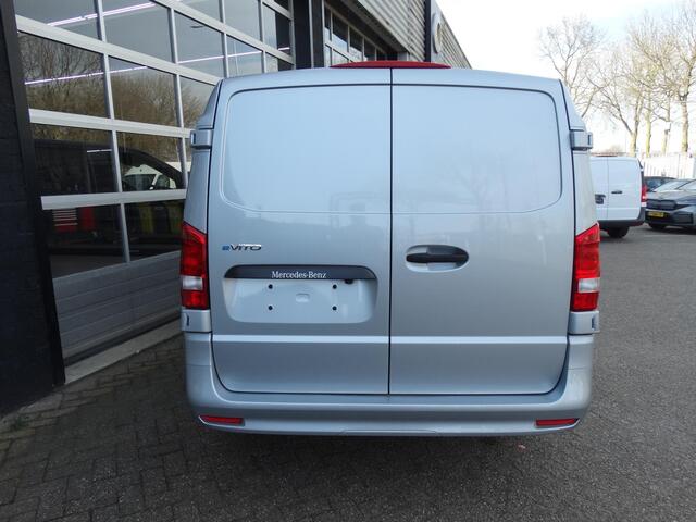 Mercedes-Benz VITO eVito 112 L2 60 kWh Mercedes-Benz eVito eVito 112 L2 66 kWh