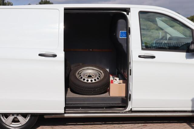 Mercedes-Benz VITO 111 CDI Functional, Achterklep, LED, Navigatie, Sidebars, Bluetooth, 3 Persoons,