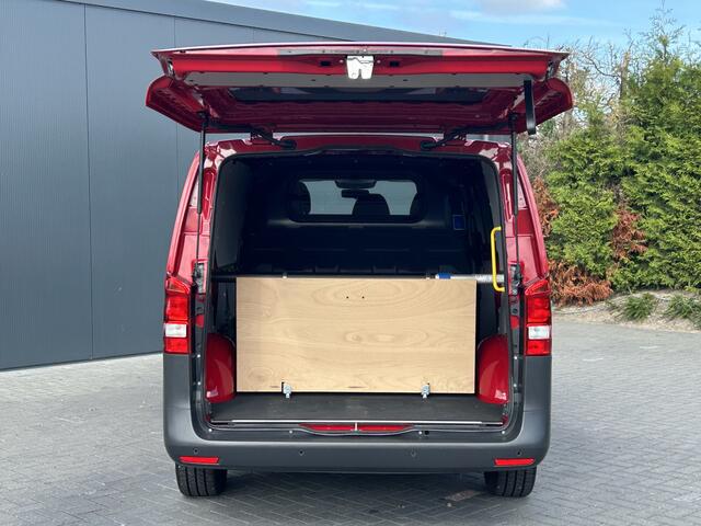 Mercedes-Benz VITO eVito 66 kWh 116 PK BPM VRIJ / 14.706 KM !! / L2H1 / AUTOMAAT / ACHTERKLEP / AIRCO / CRUISE / NAVI / CARPLAY / STOELVERWARMING / 3-ZITS / PDC