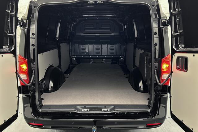 Mercedes-Benz VITO 116 CDI L3 AMG Edition | Leder | Camera | Trekhaak | Stoelverwarming | Parkeersensoren | Navigatie