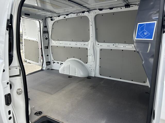 Mercedes-Benz VITO 114 CDI Lang / 9G-TRONIC / Trekhaak / Camera / Parkeersensoren / Navigatie / Cruise control / Airco / Achterdeuren