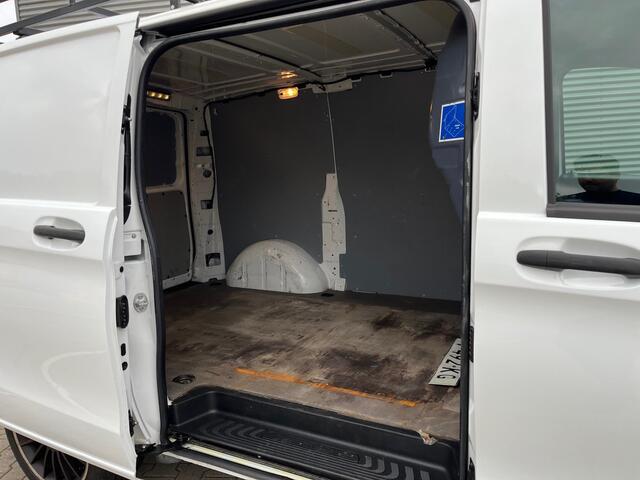 Mercedes-Benz VITO 111 CDI Lang / Business Professional Plus / / Imperial / Towbar / APK-TUV 11-25