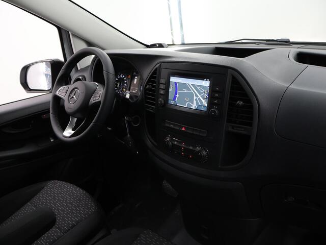 Mercedes-Benz VITO eVito Bestelwagen 66 kWh L2 | Navigatie | Achteruitrijcamera | Stoelverwarming | Cruise Control | Bijrijdersbank | Achterdeuren |