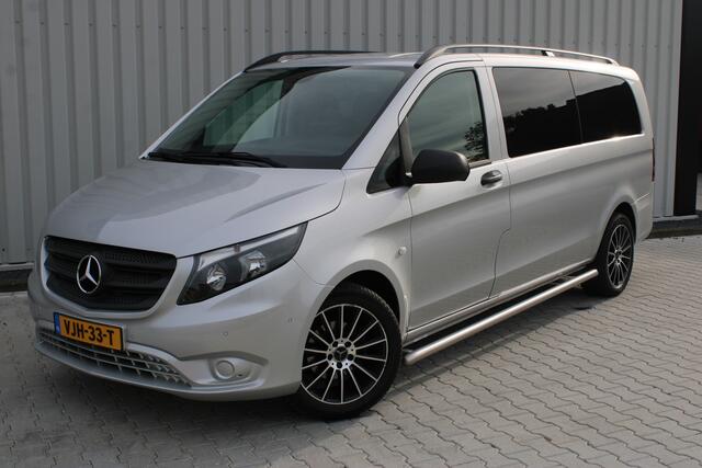 Mercedes-Benz VITO 116 CDI Extra Lang DC Comfort 6 P. | Incl. 12 maanden garantie | Trekhaak met 2000 kg trekgewicht | Achteruitrijcamera | Parkeersensoren | Cruise controle | Navigatie | Climate controle | Getinte ramen | Sidebar | Dakrails |
