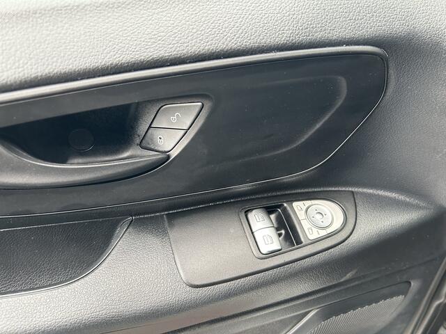 Mercedes-Benz VITO 116 CDI L3 Pro 2500KG Trekhaak / MBUX / Camera / Navigatie / Cruise control / Airco / Achterdeuren